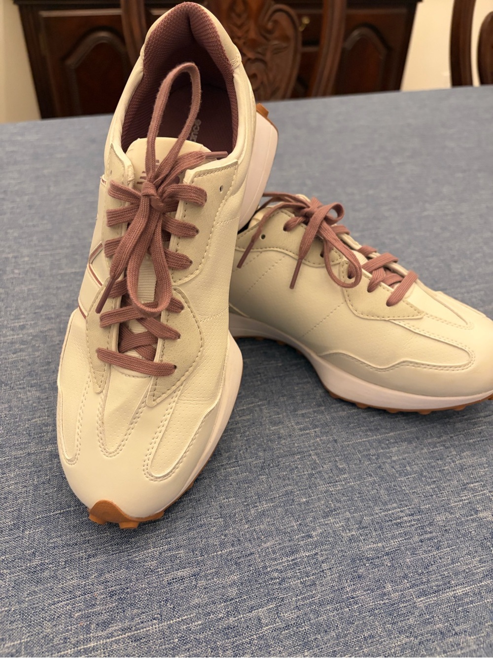 New Balance Women's Cream & Mauve Lace-Up Sneaker size 11 - Picture 12 of 15